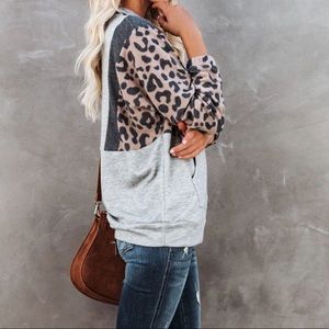 HIDE AND SEEK POCKETED HALF ZIP LEOPARD PULLOVER